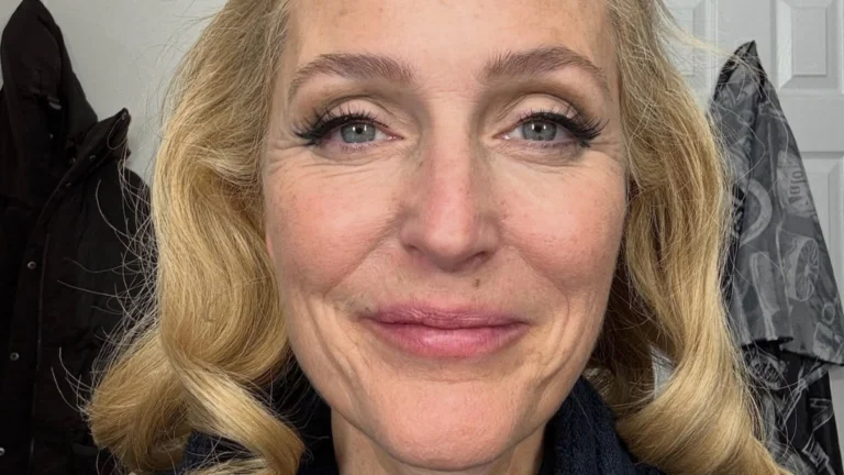 Gillian Anderson Sets the Record Straight After Viral Video Telling Fans to Stop Sitting in the Front Row