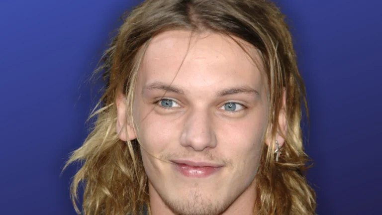 Jamie Campbell Bower Keeps Reminding Everyone Why He Was the Perfect ‘Rings of Power’ Addition